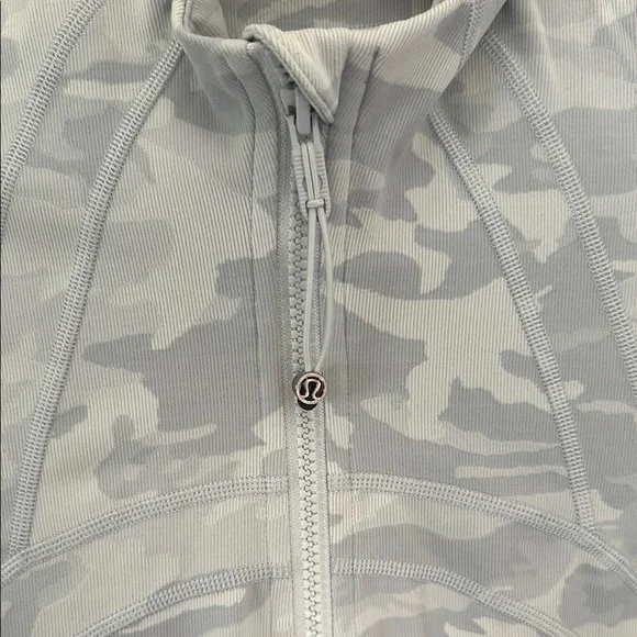 Lululemon Gray Camouflage Zip-Up Jacket - Picture 2 of 4